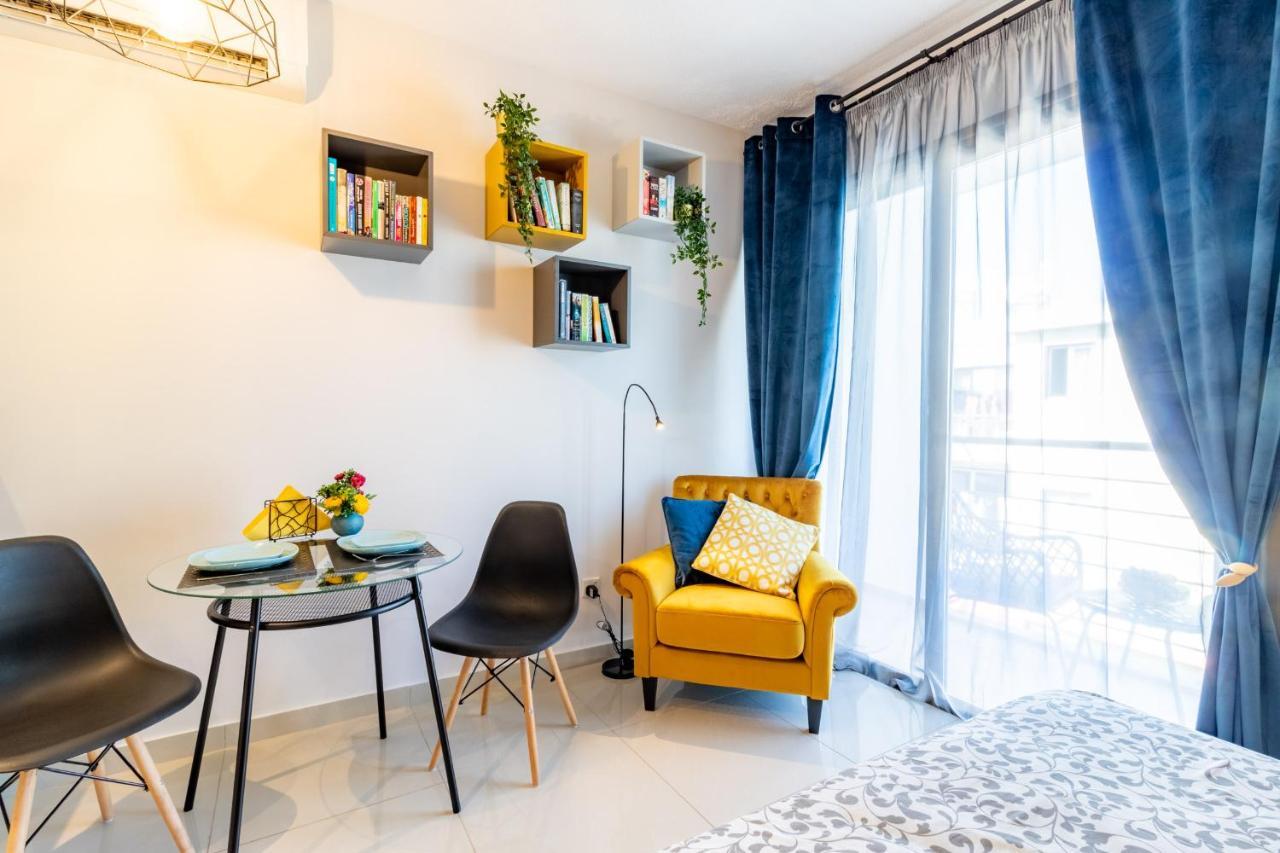 Light House - Seafront Cosy Studio With Library Pafos Exterior foto