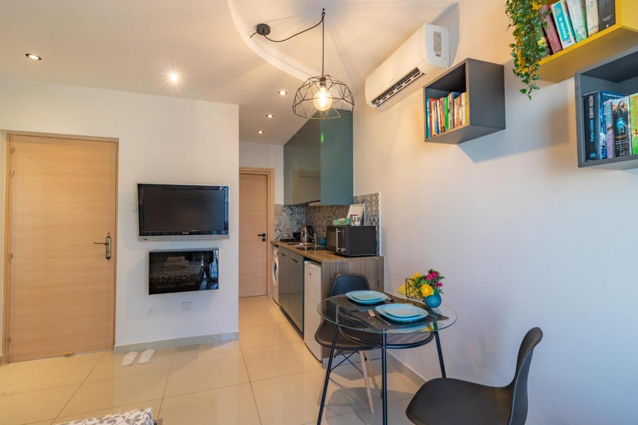 Light House - Seafront Cosy Studio With Library Pafos Exterior foto