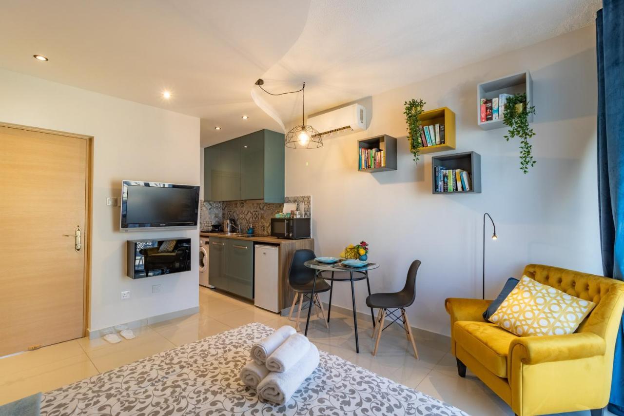 Light House - Seafront Cosy Studio With Library Pafos Exterior foto